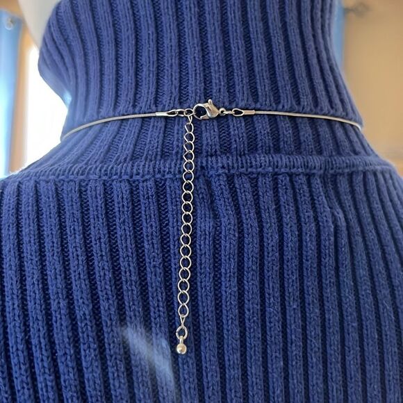 Long silver tone necklace - Picture 4 of 6